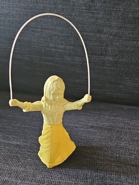 Vintage Avon Yellow Skip A Rope